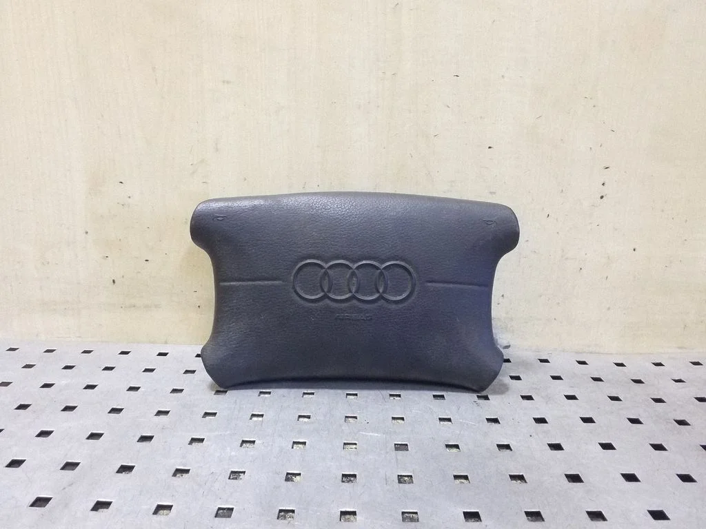 Steering wheel airbag – Audi A6 S6 C4 4A (1994-1997)