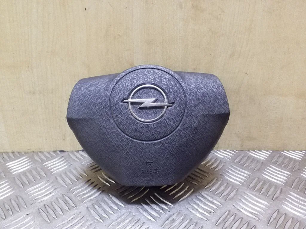 Steering wheel airbag – Opel Astra H (2004-2012)