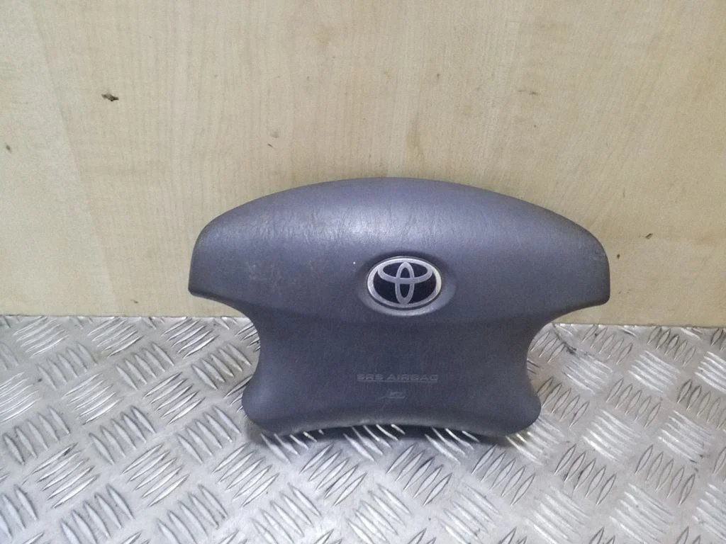 Steering wheel airbag – Toyota Previa (XR30, XR40) II (2000-2006)