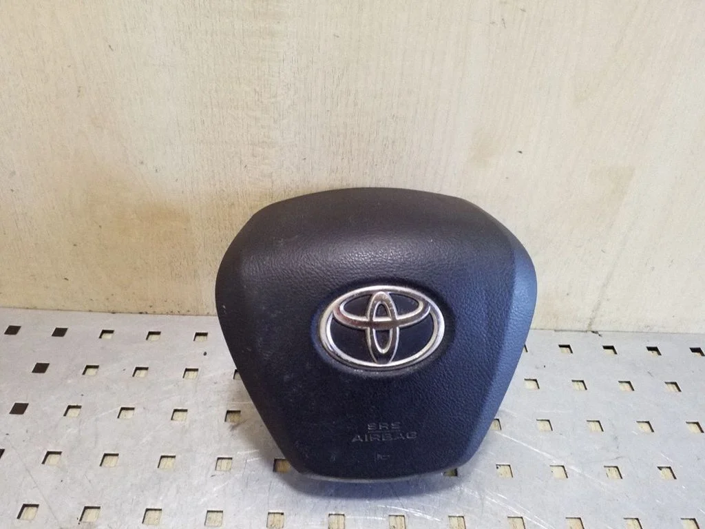 Steering wheel airbag – Toyota Avensis T270 (2009-2012)