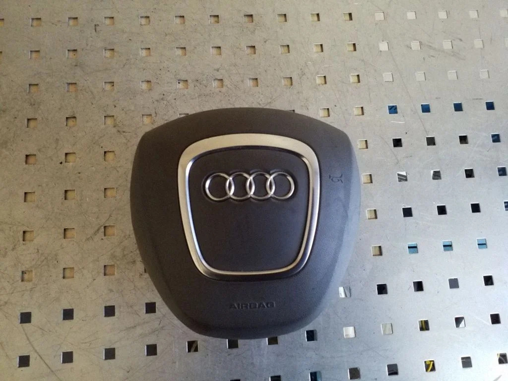 Steering wheel airbag 4F0880201