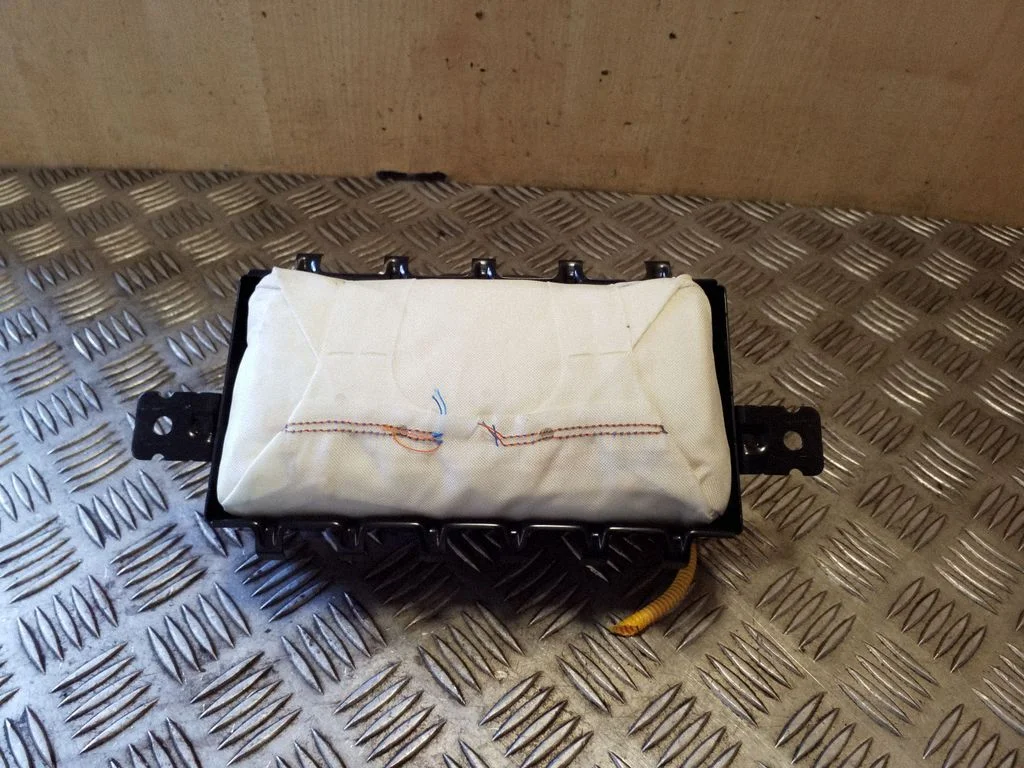Passenger airbag 845301W000