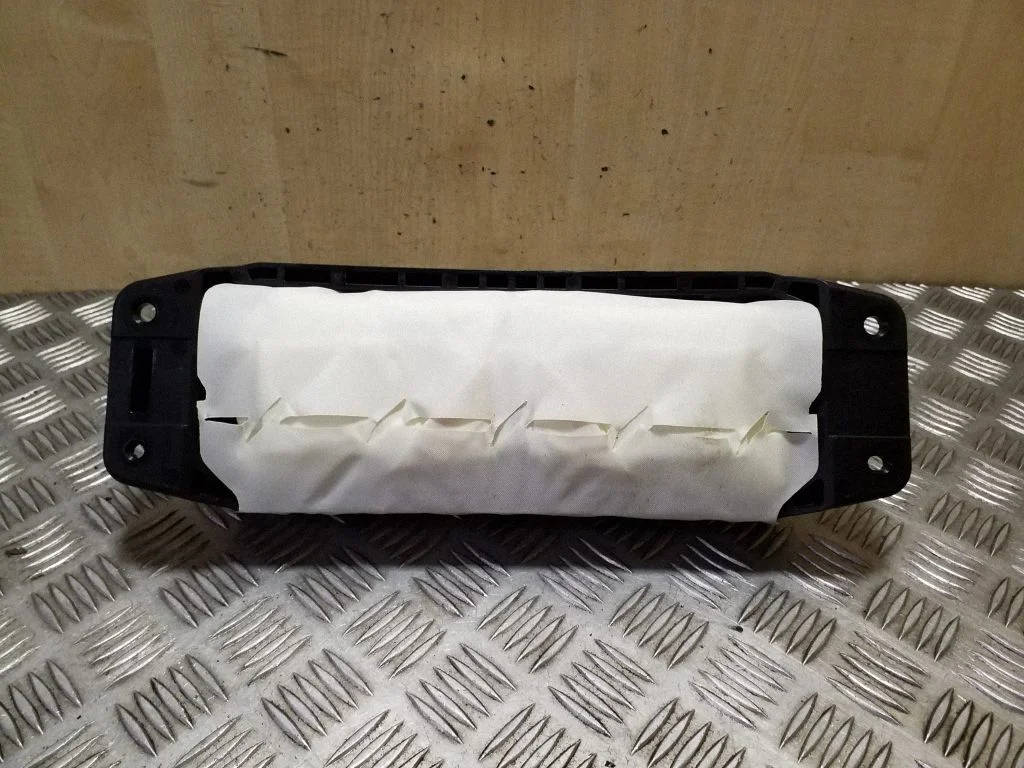 Passenger airbag – Mercedes-Benz GLC-Class C253 (2016-)