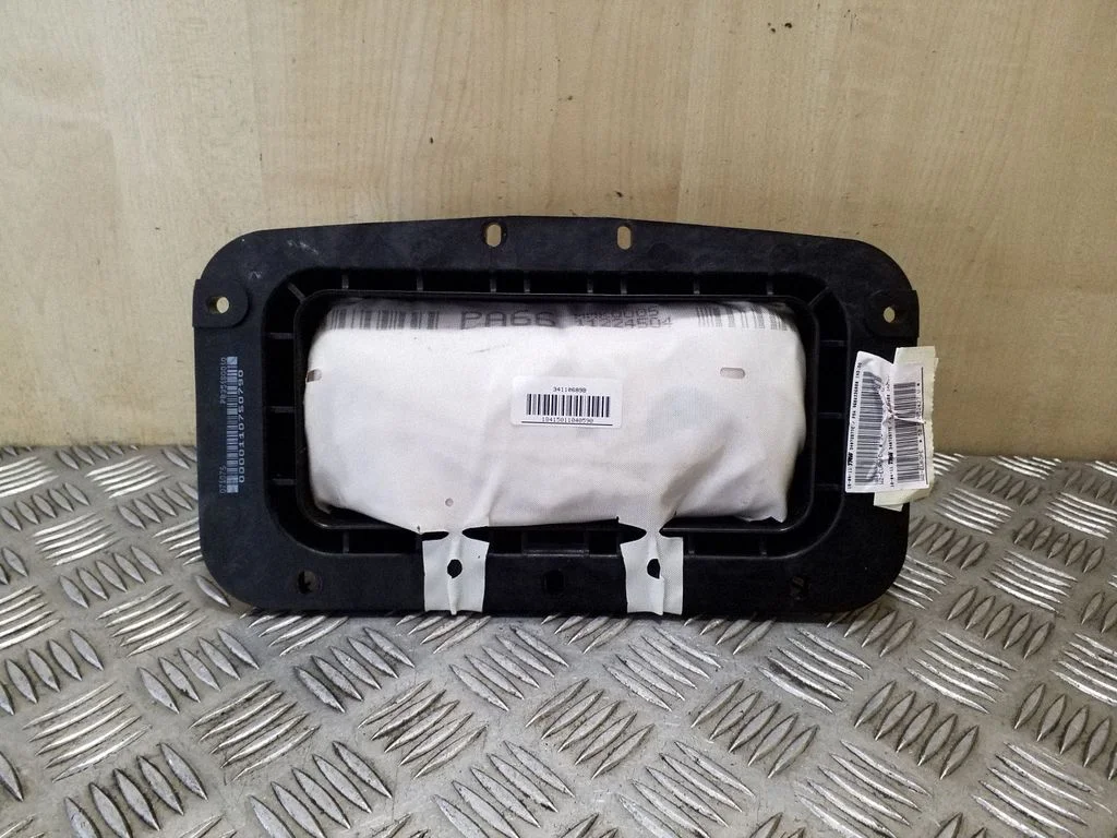 Kõrvalistuja turvapadi 34072877E