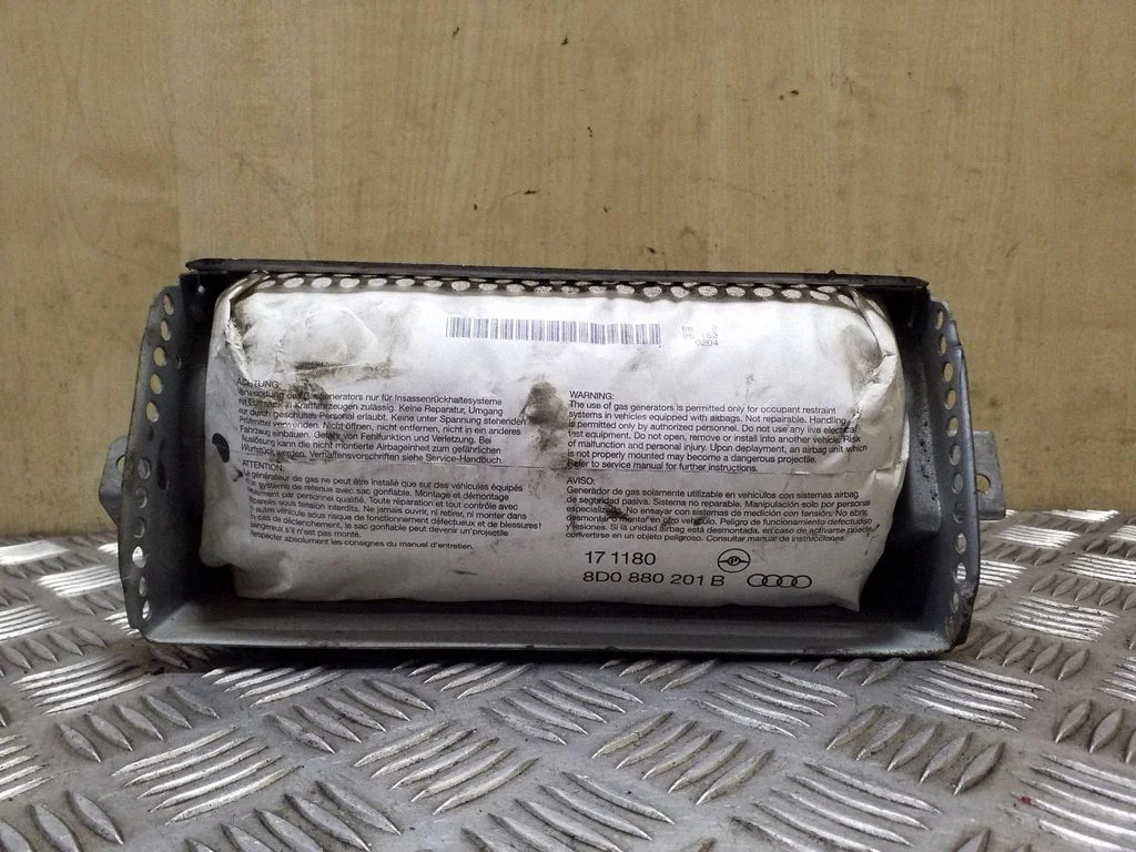 Passenger airbag 8D0880201B