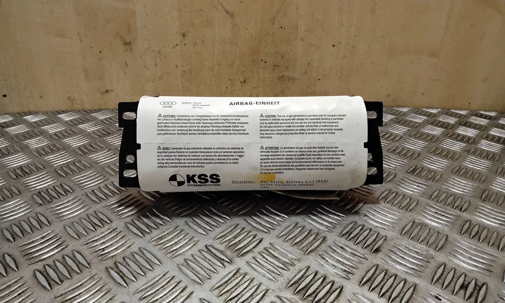 Passenger airbag 8R0880204E