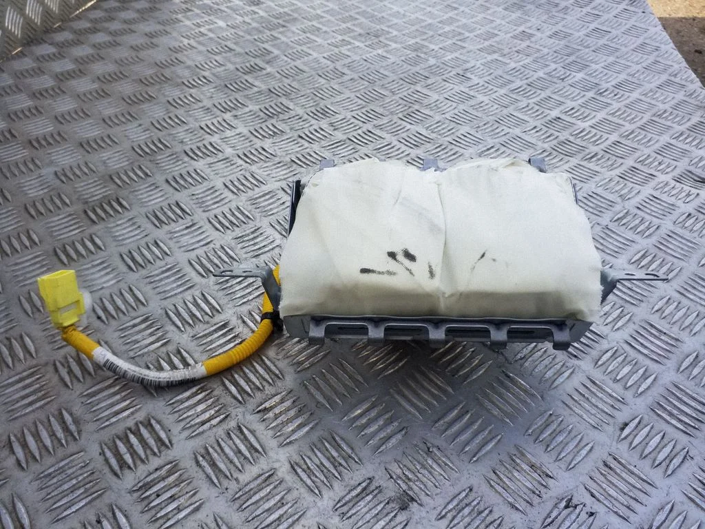 Passenger airbag 821430F010