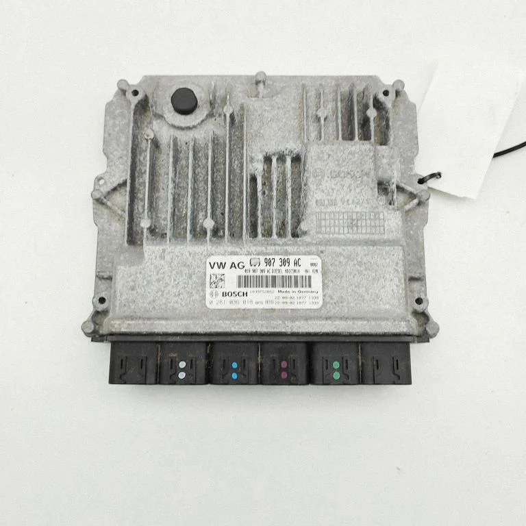 Dzinēja vadības bloks 1039T52852