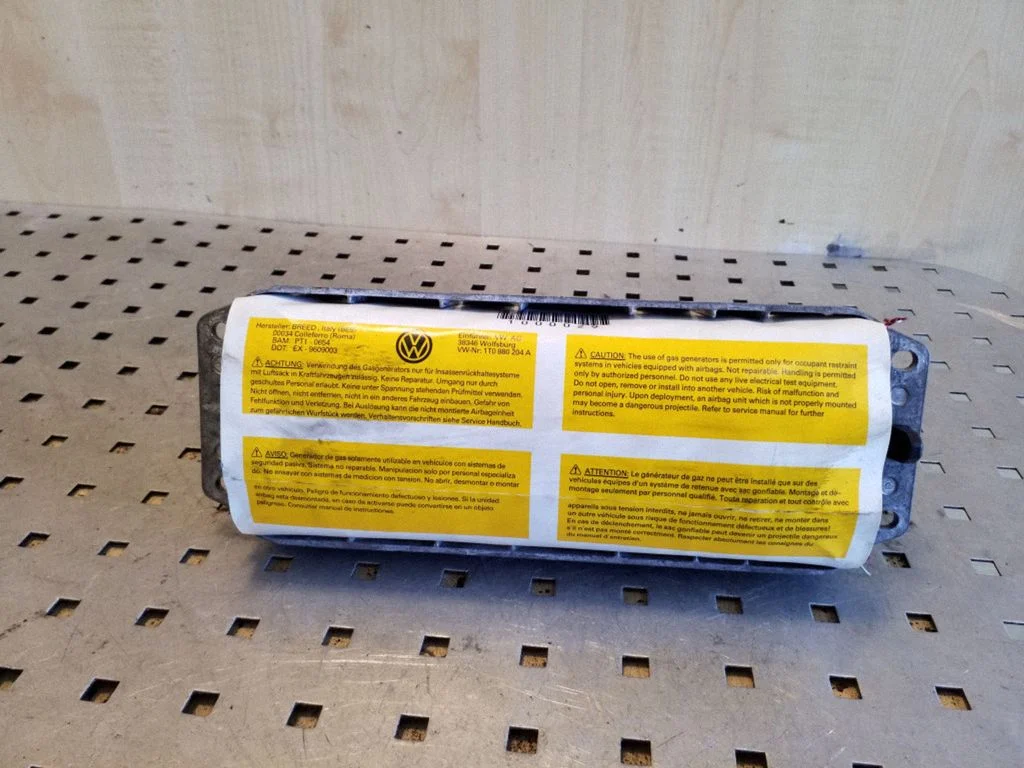 Passenger airbag 1T0880204A