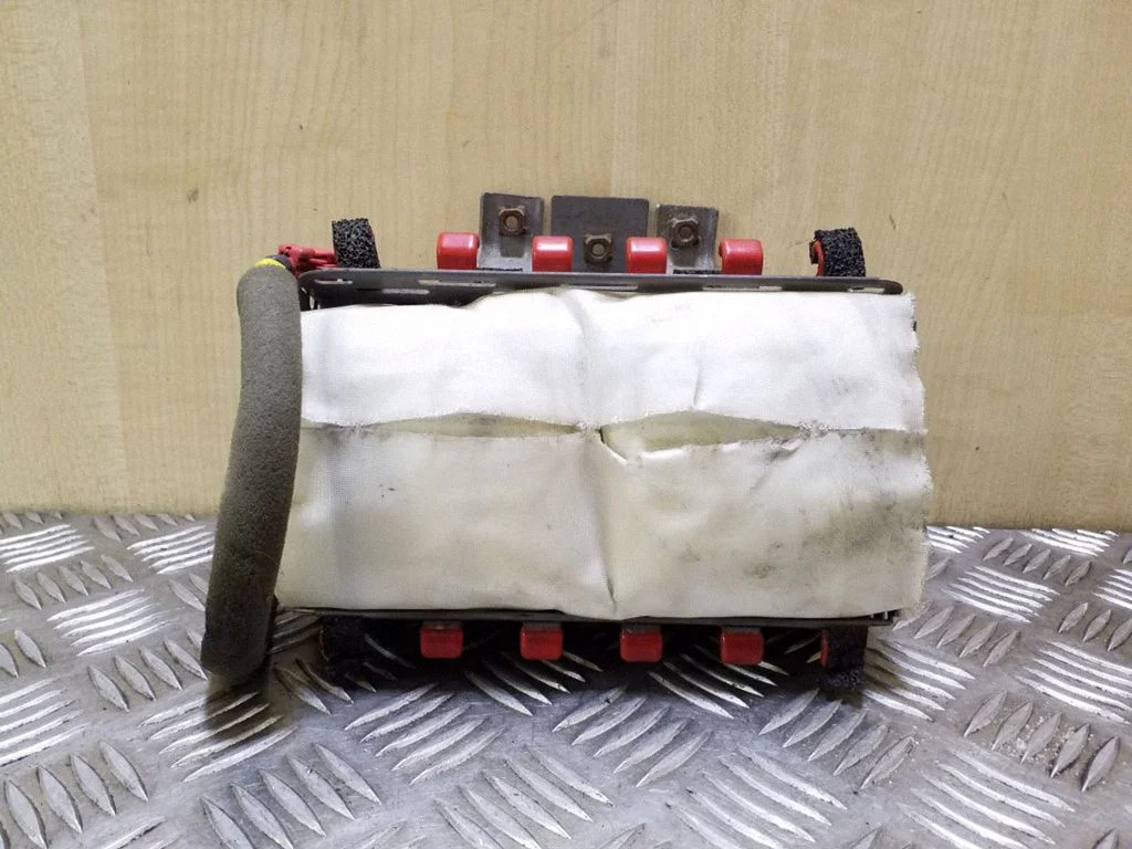 Passenger airbag MR283820