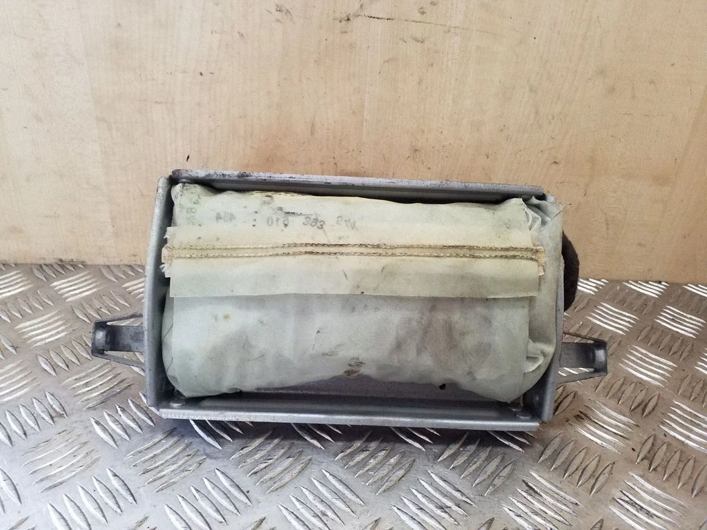 Passenger airbag 30812727