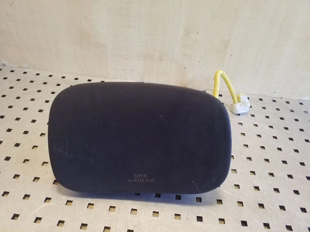 Kõrvalistuja turvapadi – Toyota Yaris Verso (1999-2005)