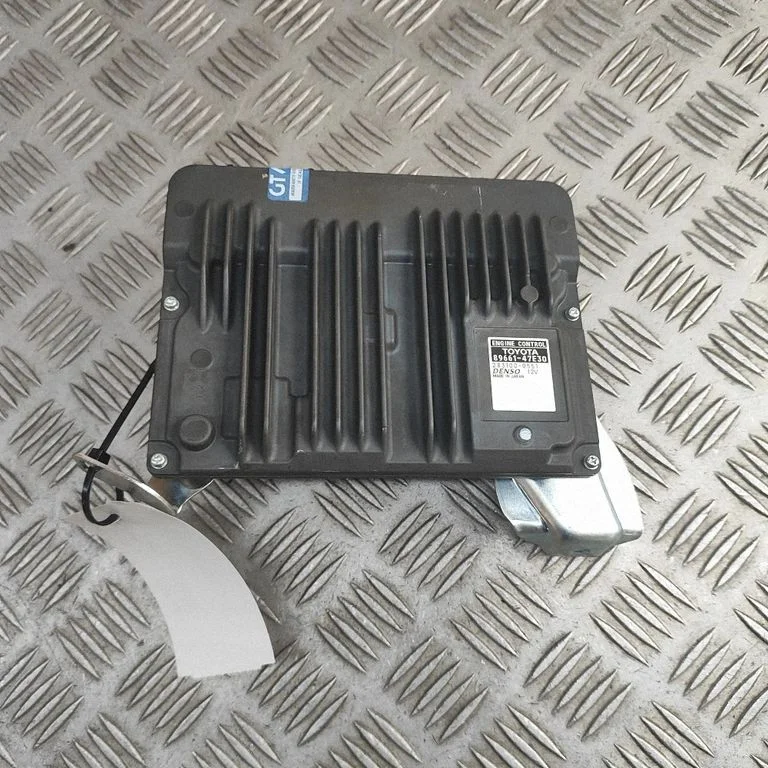 Dzinēja vadības bloks 8966147E30