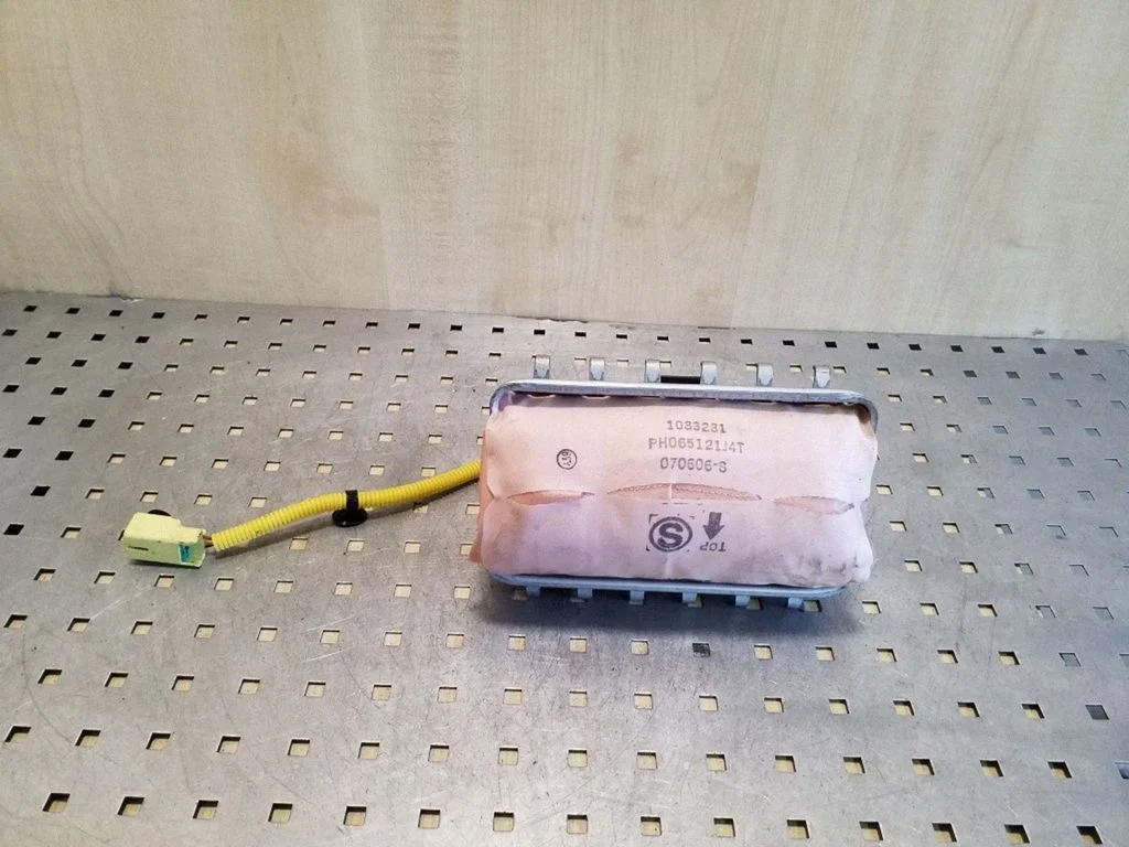 Kõrvalistuja turvapadi