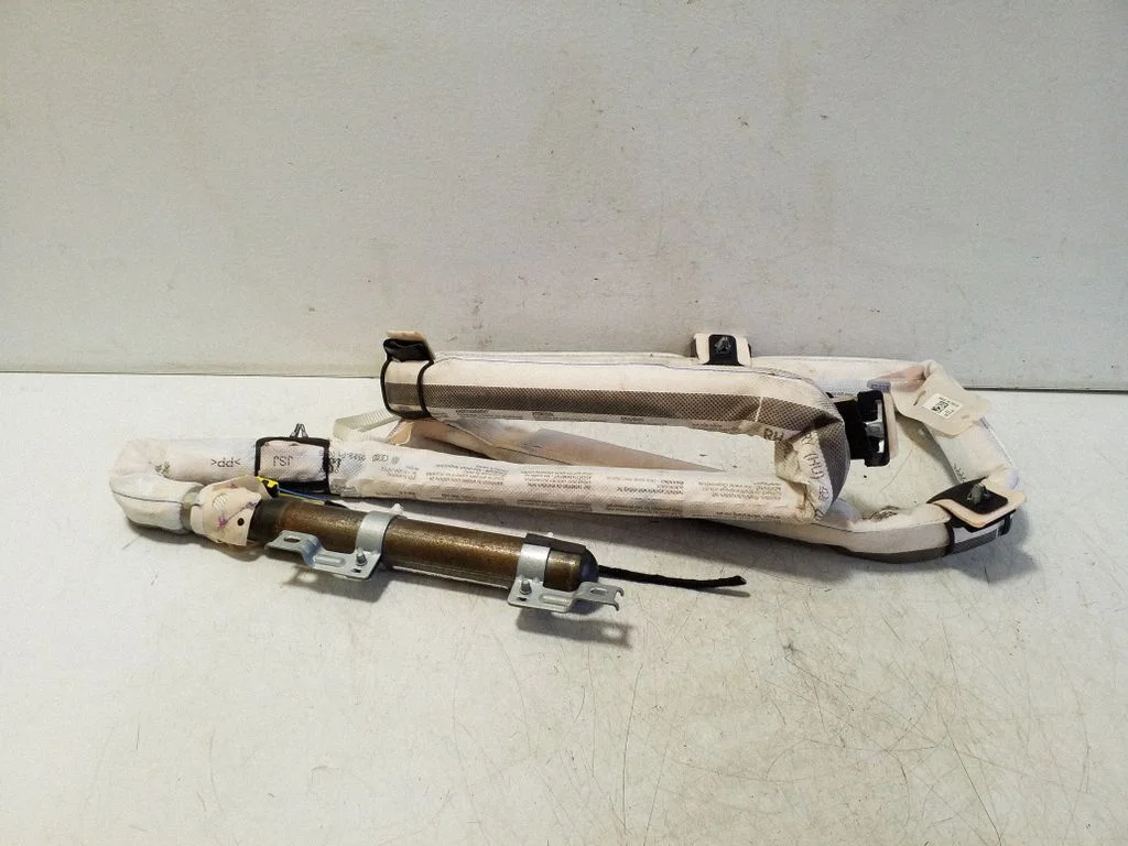 Katuse turvapadi (kardin) 8R0880742J
