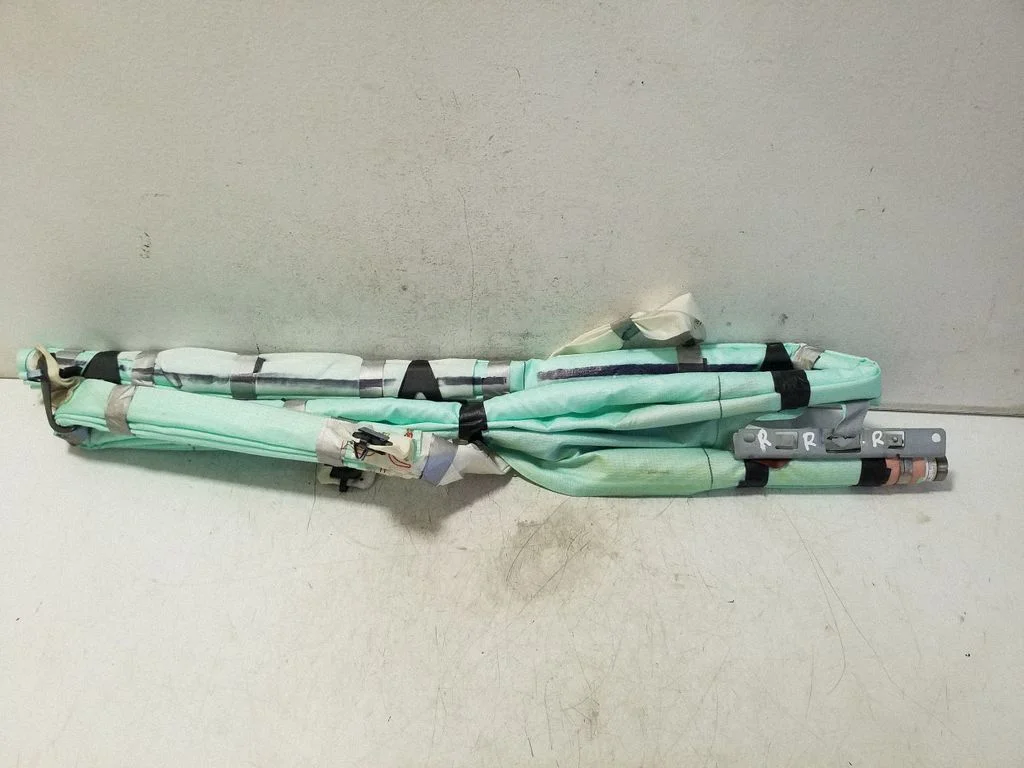 Katuse turvapadi (kardin) 6930153