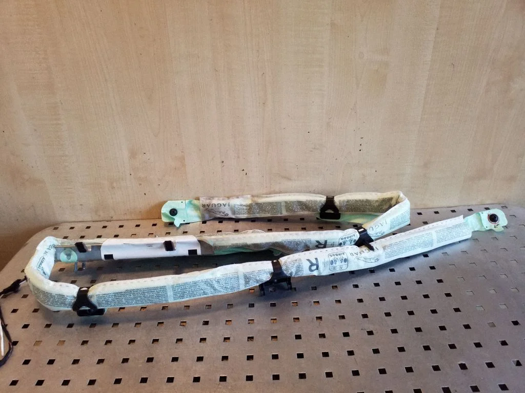 Katuse turvapadi (kardin) 8X2314K159AE