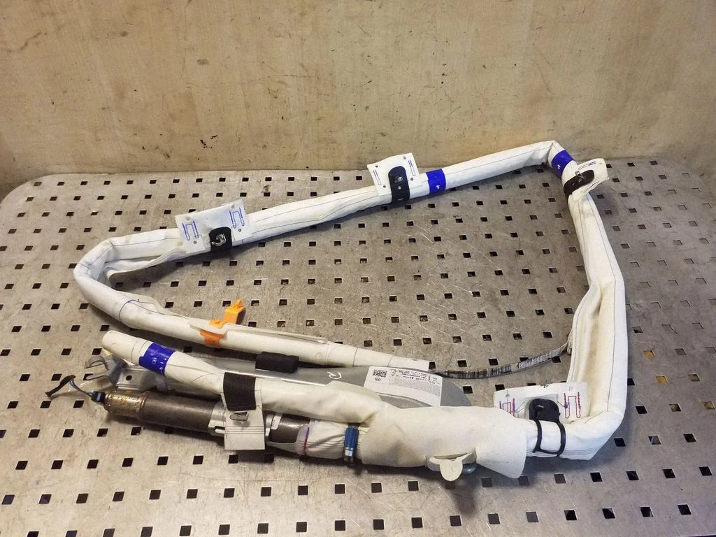 Jumta drošības spilvens (aizkars) – Volkswagen Tiguan (2007-2016)