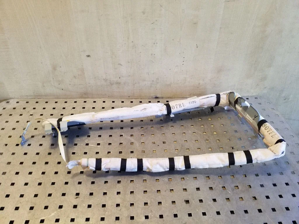 Katuse turvapadi (kardin) – Nissan Juke I F15 (2010-2018)