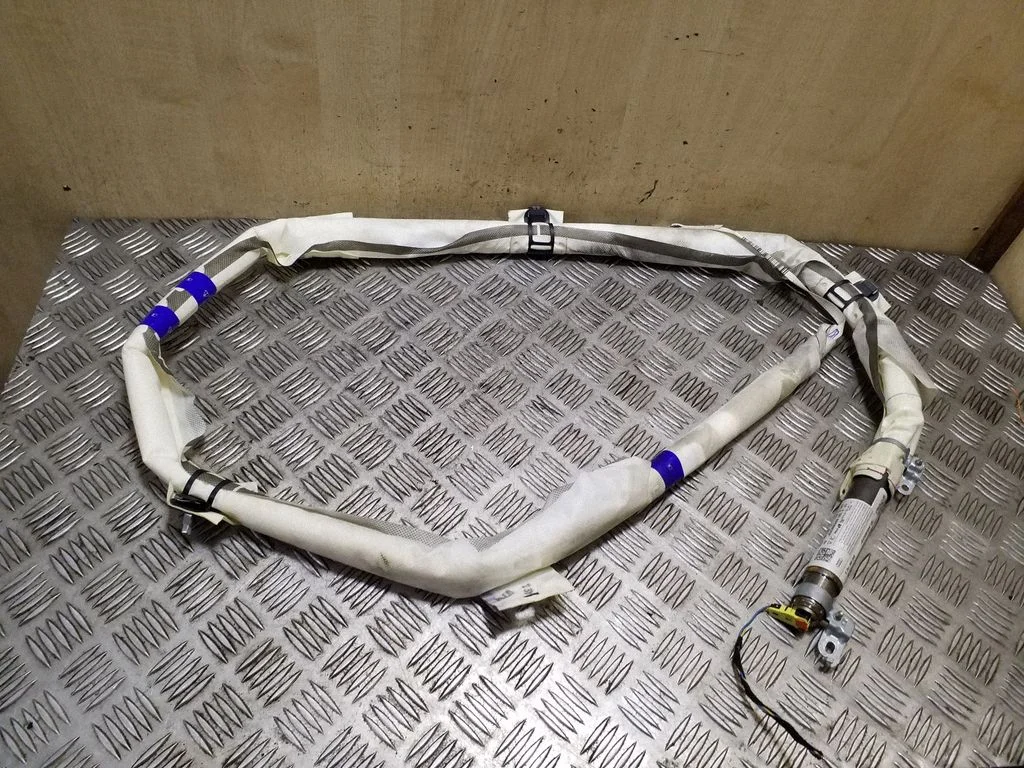 Katuse turvapadi (kardin) 8K0880742D