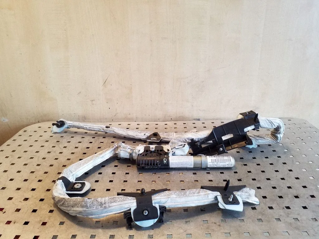 Jumta drošības spilvens (aizkars) – BMW 3. sērija E90 E91 (2005-2012)