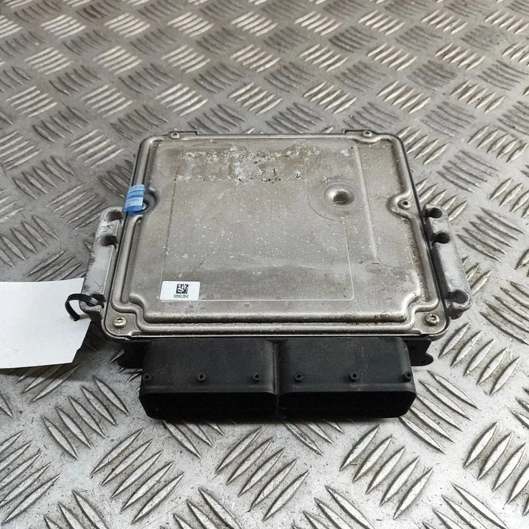 Dzinēja vadības bloks 391102FEE6