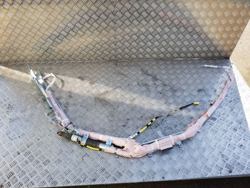 Roof airbag