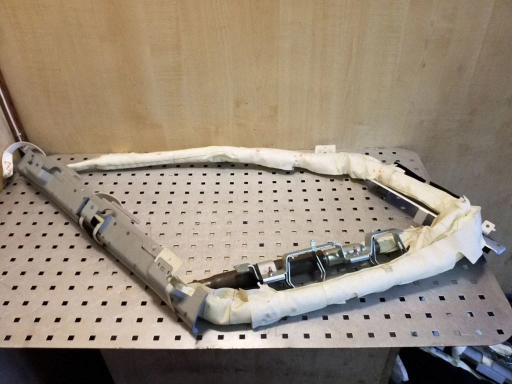 Roof airbag – Mitsubishi Outlander (2001-2007)