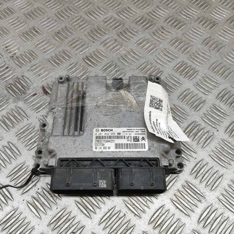 Variklio valdymo blokas