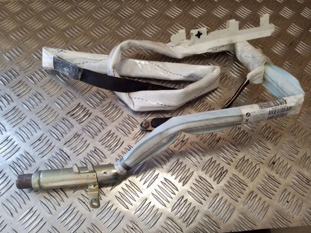 Katuse turvapadi (kardin) – BMW 3-seeria E46 (1998-2005)
