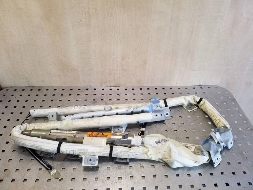 Katuse turvapadi (kardin) – Toyota Corolla Verso AR10 (2004-2009)