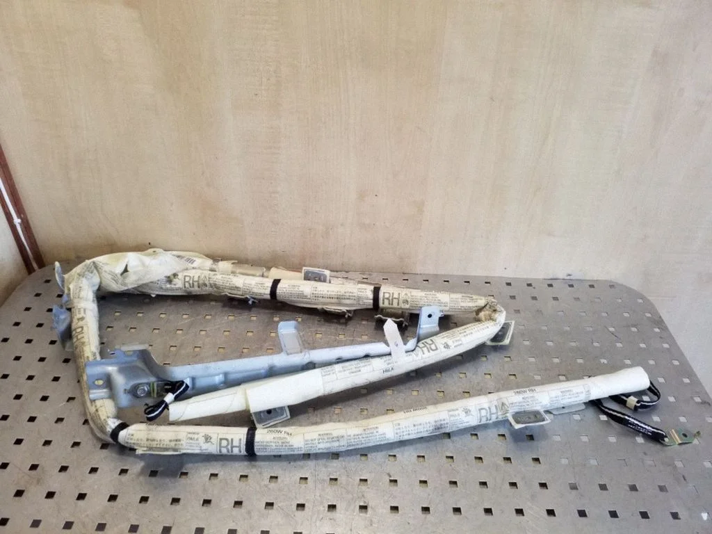 Katuse turvapadi (kardin) – Toyota Corolla Verso AR10 (2004-2009)