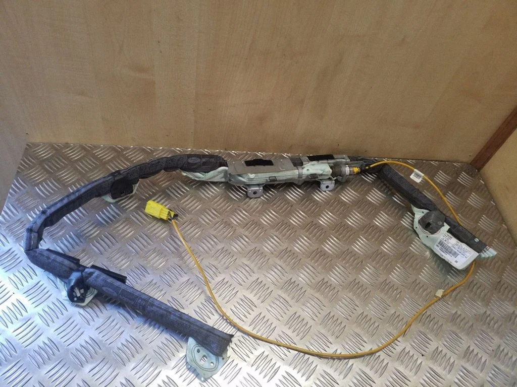 Katuse turvapadi (kardin) 7M51N14K159AC