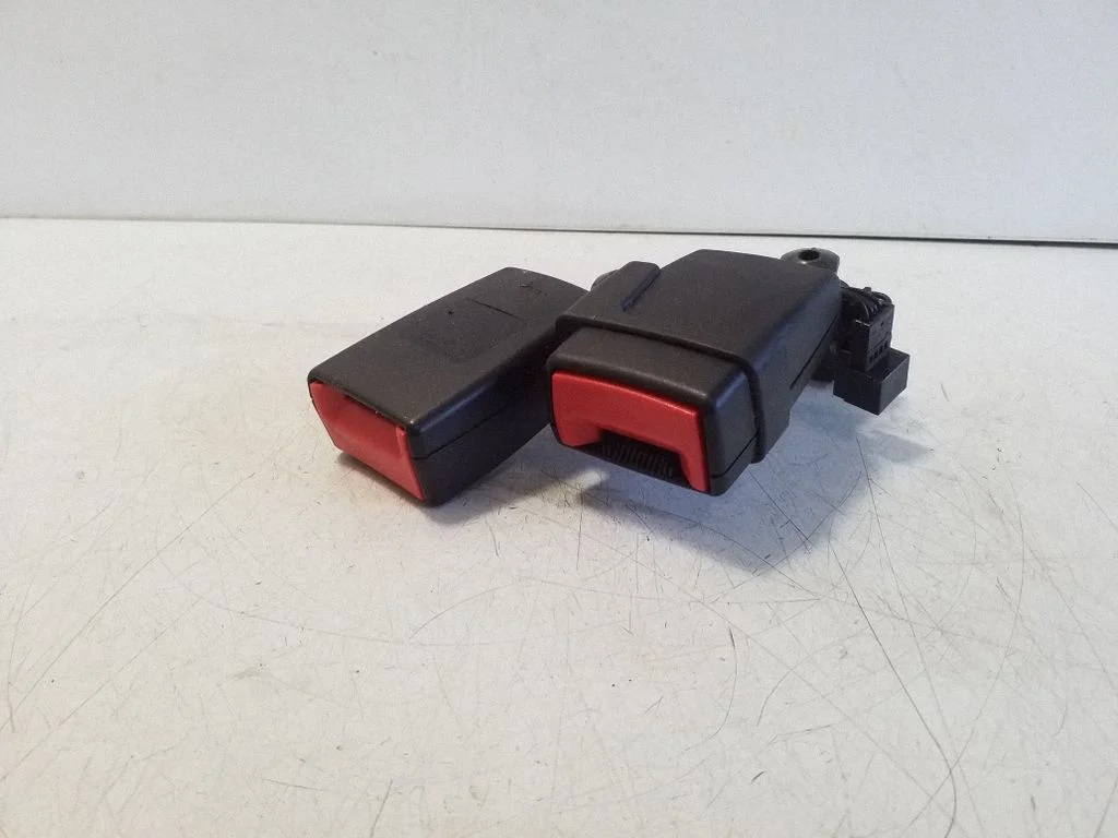 Tagumise turvavöö pannal – Audi Q3 8U (2011-2016)