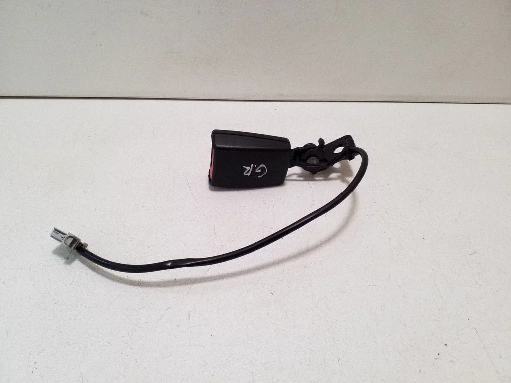 Rear seatbelt buckle 8000C016 – Opel Ampera (2011-)