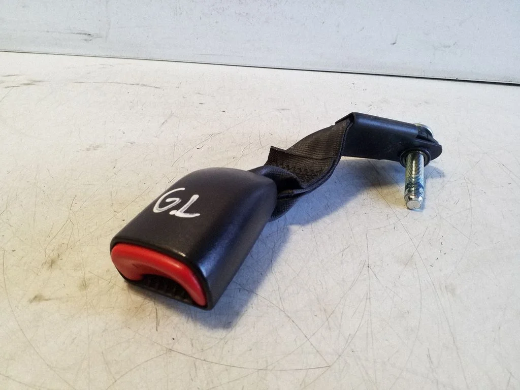Zapięcie pasa tylne J7131