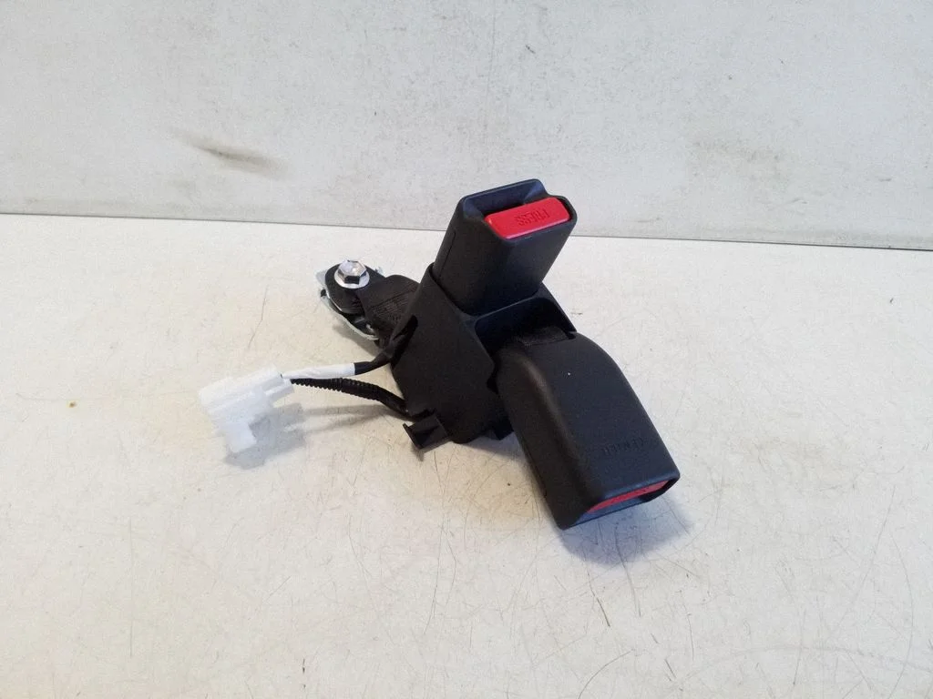 Rear seatbelt buckle – Toyota Corolla E210 E21 (2018-)