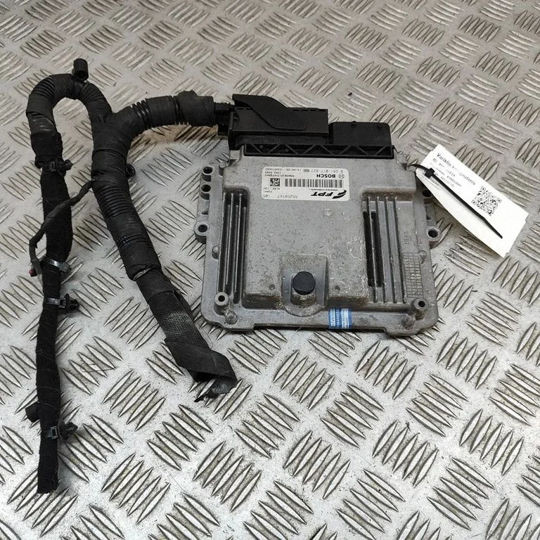 Dzinēja vadības bloks 0281017827