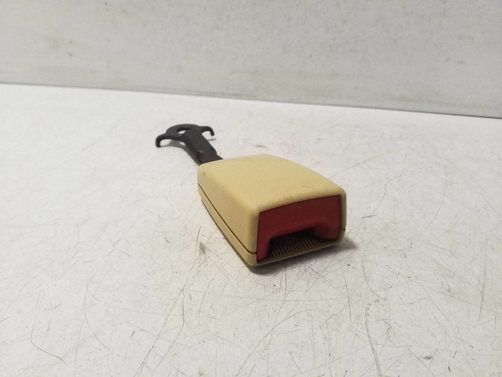 Rear seatbelt buckle 3D0857739G