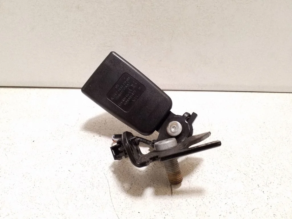 Rear seatbelt buckle A2128601969