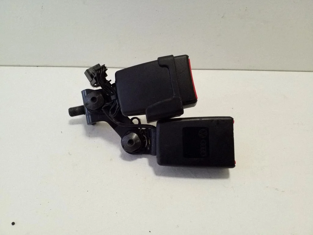 Tagumise turvavöö pannal – Audi Q3 8U (2011-2016)