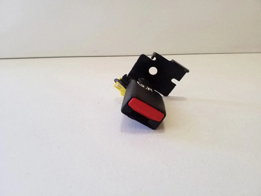 Rear seatbelt buckle 31292085