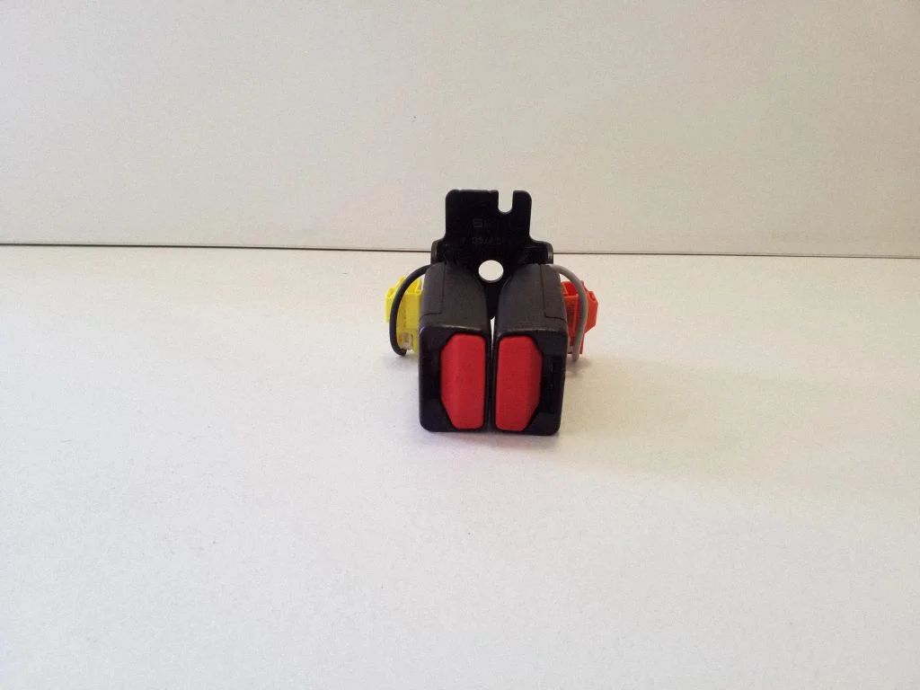 Rear seatbelt buckle 31377484