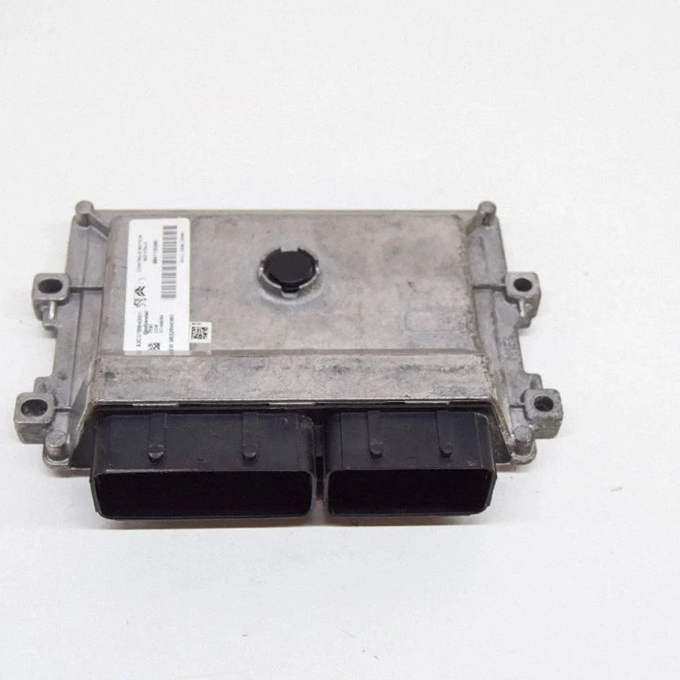 Variklio valdymo blokas