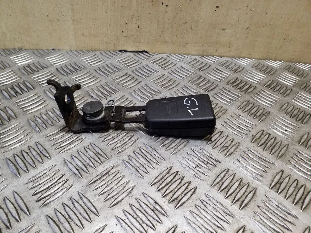 Rear seatbelt buckle A1648601569