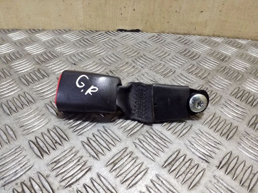 Rear seatbelt buckle – right