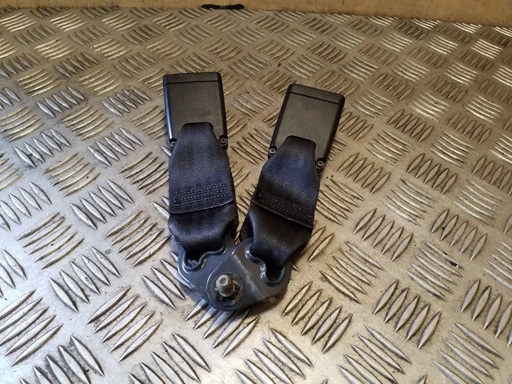 Rear seatbelt buckle 878168063R