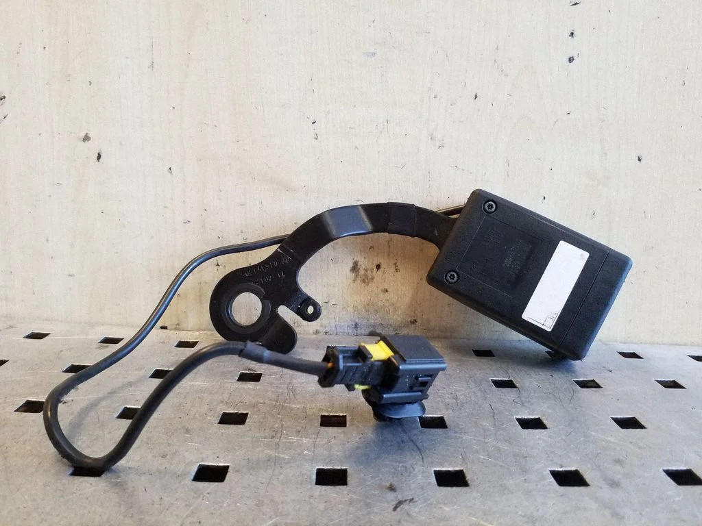 Rear seatbelt buckle – Citroen C4 Grand Picasso (2013-2018)