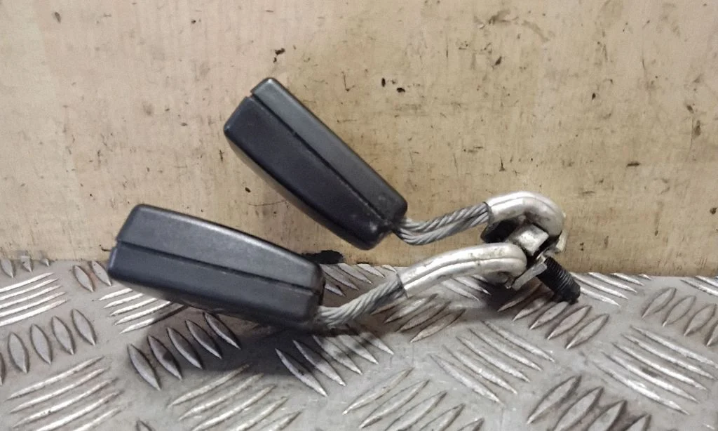 Rear seatbelt buckle 3C0857739B