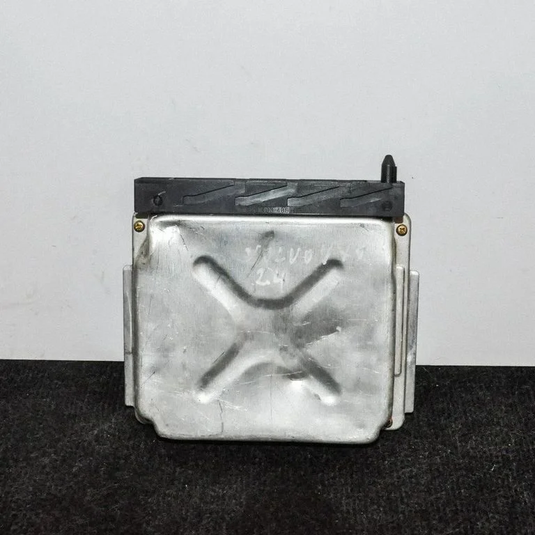 Variklio valdymo blokas